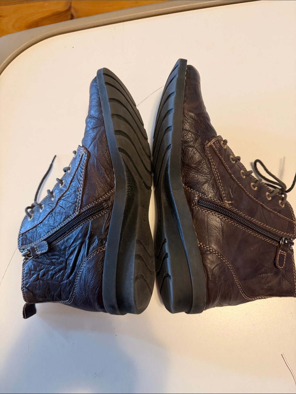 Clarks Nikki North lace up leather boots. Zip on sides. Crinkled brown leather - Picture 5 of 11